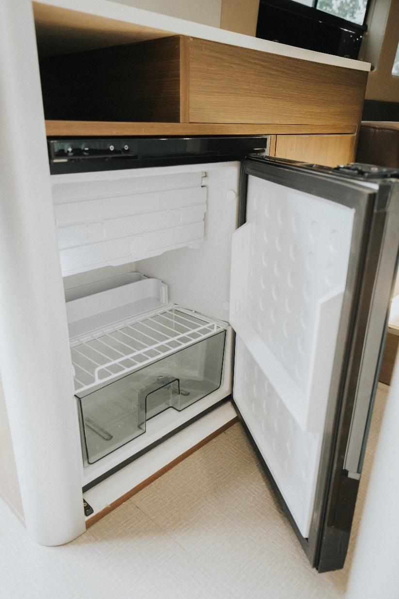 tủ lạnh Alpicool CR65 trên xe solati mobihome