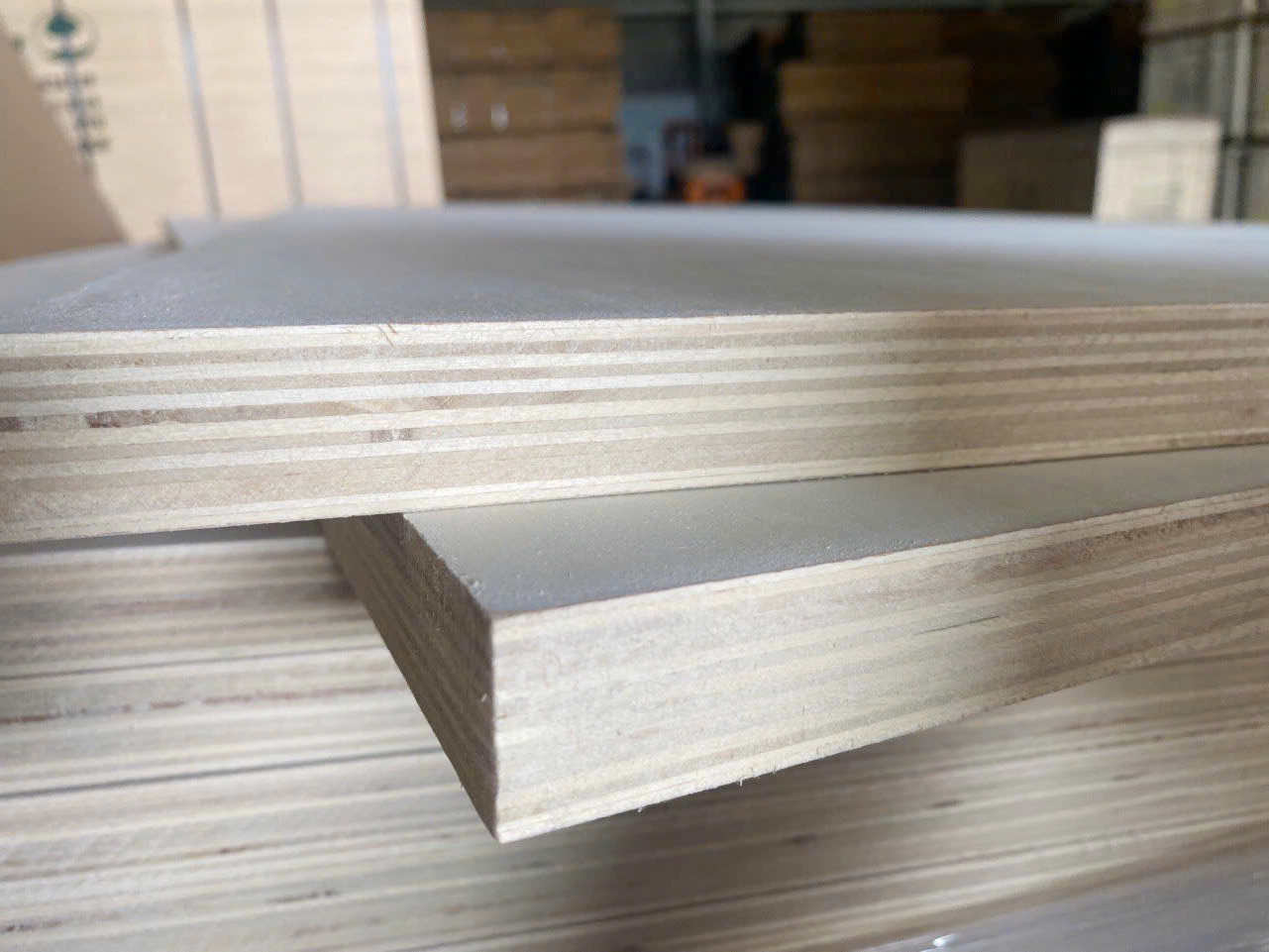 Độ Xe Mobihome Tại TP.HCM Giải Pháp Từ Nhà Máy Thai MobiHome Chuyên Nghiệp 3 Vật liệu gỗ Plywood tiêu chuẩn xuất khẩu cao cấp